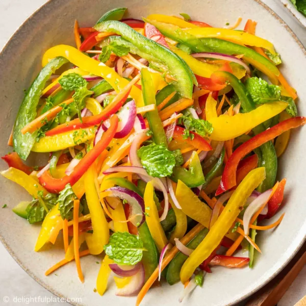 Green Salad With Shimla Mirch